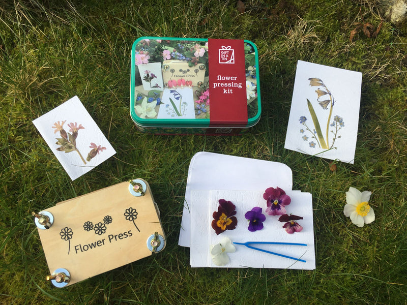 Flower Pressing Kit Contents